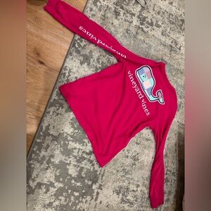 Used kids Vineyard Vines t-shirt that’s in great condition.
S (8-10)